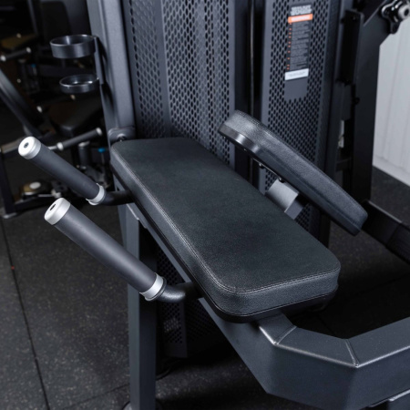 U3024D Глют-машина. Ягодичные. Стек 49 кг