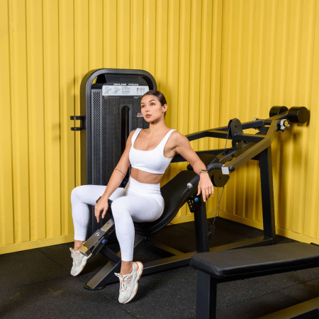 U3013D-JZ Наклонный грудной жим. Стек 135 кг