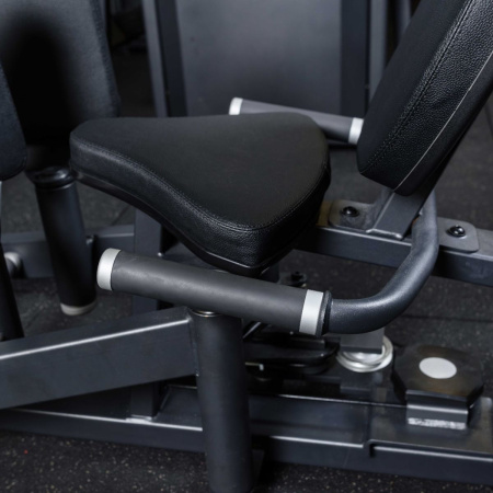 U3021D Сведение/Разведение ног сидя. Стек 95 кг