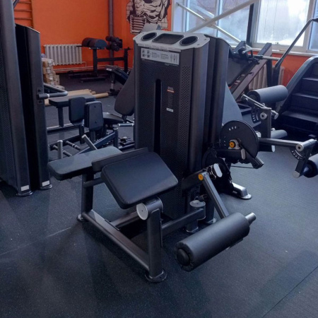 U2001JZ Сгибание ног лежа. Стек 140 кг