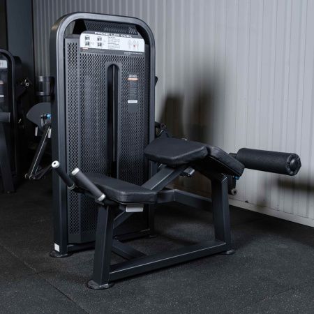 U3001D Сгибание ног лежа. Стек 94 кг