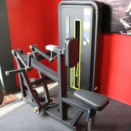 U3034A Гребная тяга с упором на грудь. Стек 94 кг