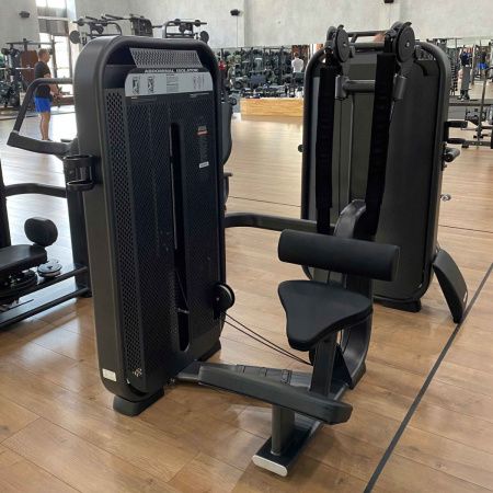 E7073JZ Пресс-машина. Стек 135 кг