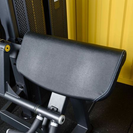 U3030D Бицепс-машина сидя. Стек 64 кг