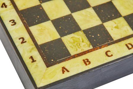 Шахматный ларец из янтаря с доской малый (дуб) 25*25