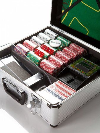 Набор для игры в покер и блэк-джек Royal Flush на 600 фишек
