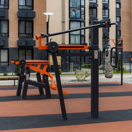 P-1802 Уличный тренажер Сведение рук стоя с переменной нагрузкой ZAVODSPORTA