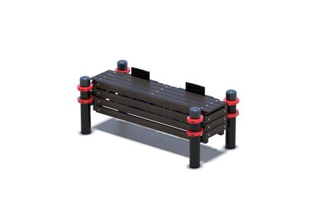 Горизонтальная гимнастическая скамья, к которой прикреплены две раздвижные антивандальные измеритель