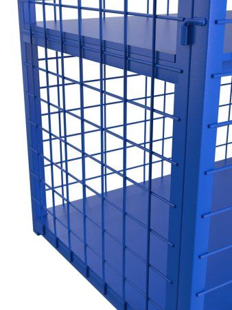 Стеллаж для спортивного инвентаря закрытого типа