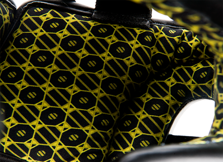 Шлем с защитой щек на шнуровке UFC