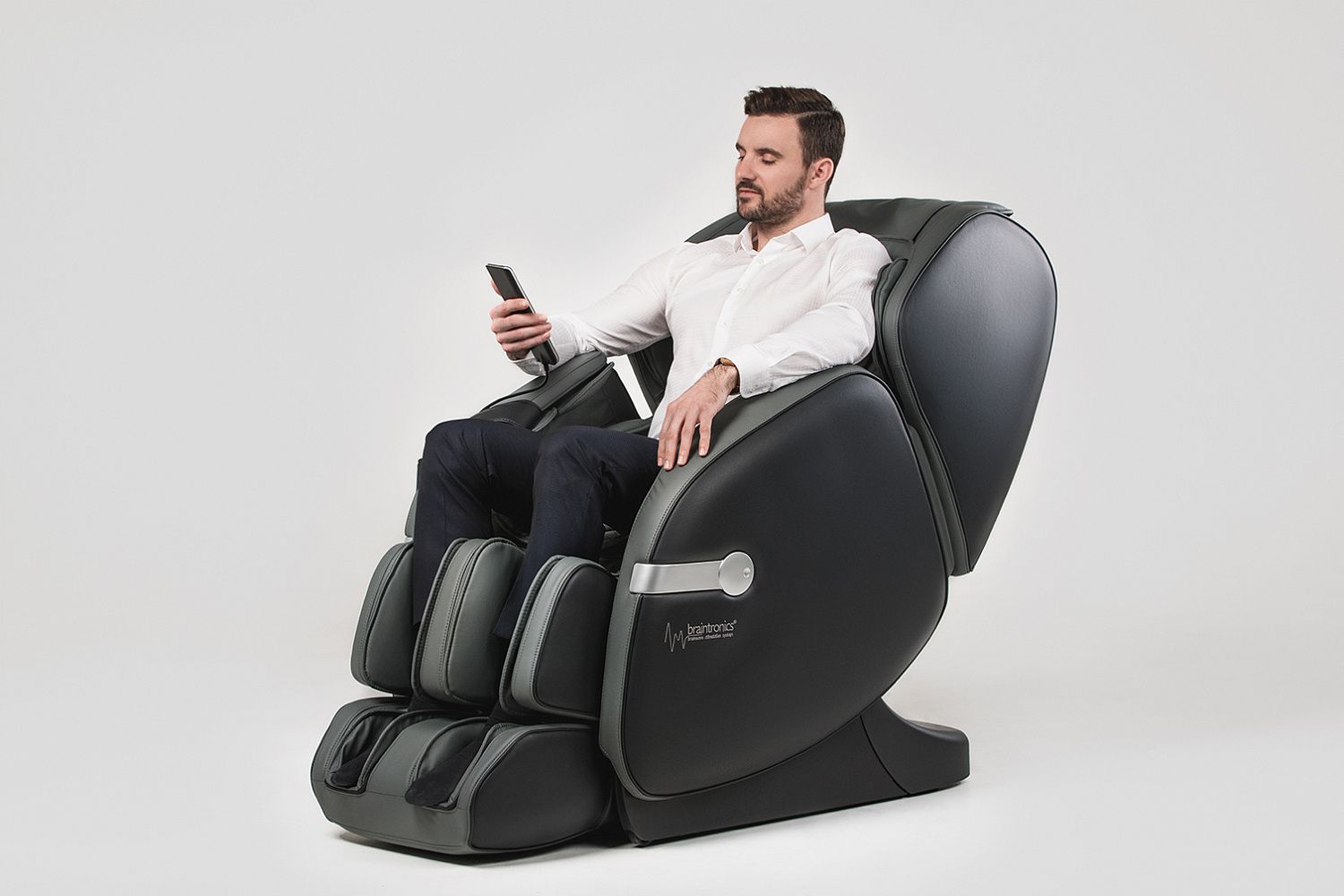 Массажное кресло BetaSonic 2 Braintronics grey-black