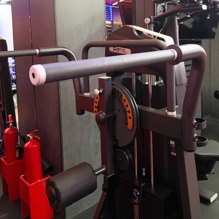 U3011C Отведение/приведение ног стоя. Махи ногами. Стек 94 кг