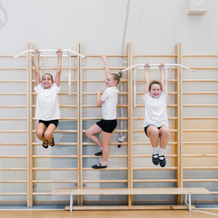 Скамья гимнастическая на металлических ножках 2,4 м ZAVODSPORTA