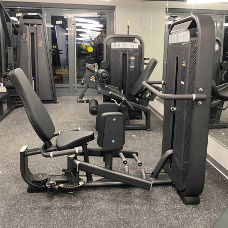 E7021JZ Сведение/Разведение ног сидя. Стек 135 кг