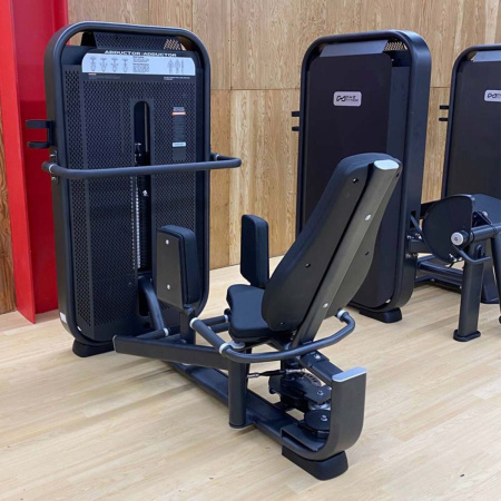 E7021JZ Сведение/Разведение ног сидя. Стек 135 кг