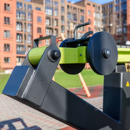 P-1801 Уличный тренажер Жим вверх с переменной нагрузкой ZAVODSPORTA