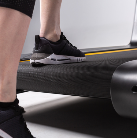 Коммерческая беговая дорожка Oxide Fitness T3S
