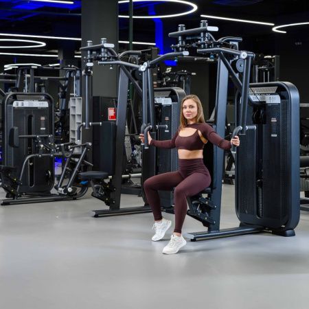 E7007 Баттерфляй - задние дельты. Стек 95 кг