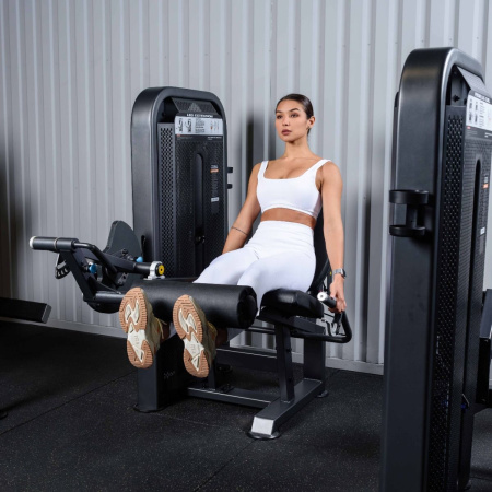 U3002D-JZ Разгибание ног сидя. Стек 135 кг