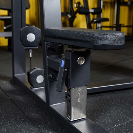 U3007D Баттерфляй - задние дельты. Стек 109 кг