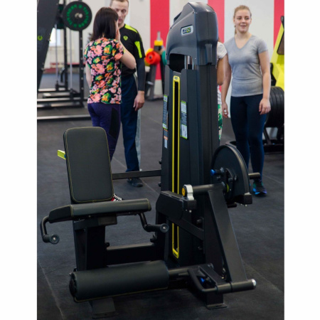 U3002C-JZ Разгибание ног сидя. Стек 135 кг